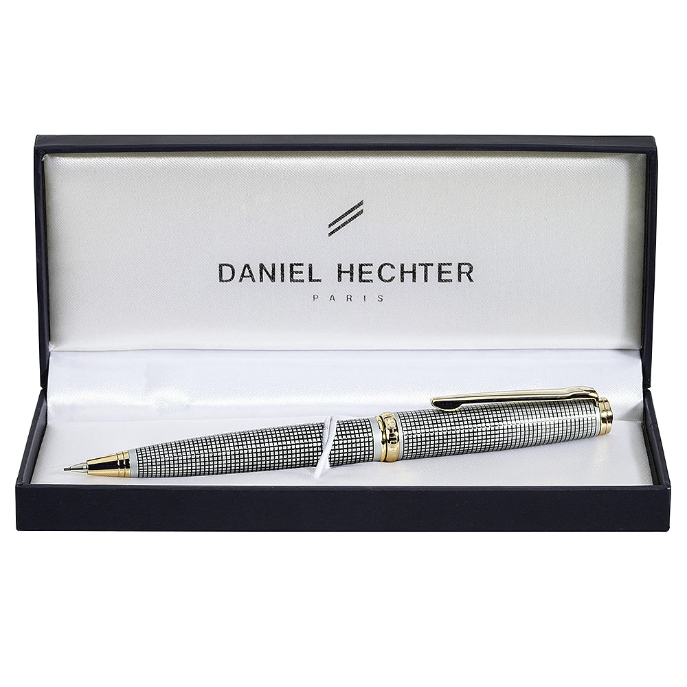 Porte-mine Hechter Paris Challenger Gold Quadrillé Noir, dans son écrin noir intérieur blanc, sur fond blanc.