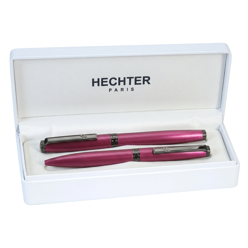 Parure Hechter Paris Brushed Aston rose SD267015A, stylo plume et stylo bille fermés dans un écrin blanc Hechter Paris