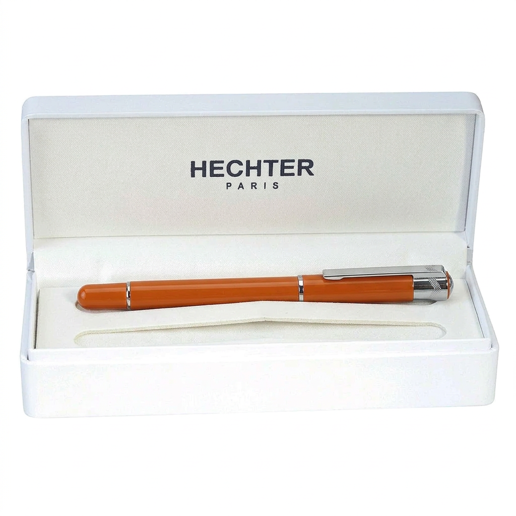 Stylo plume Hechter Paris Classic Media orange et chromé SD176004A seul dans un écrin blanc ouvert