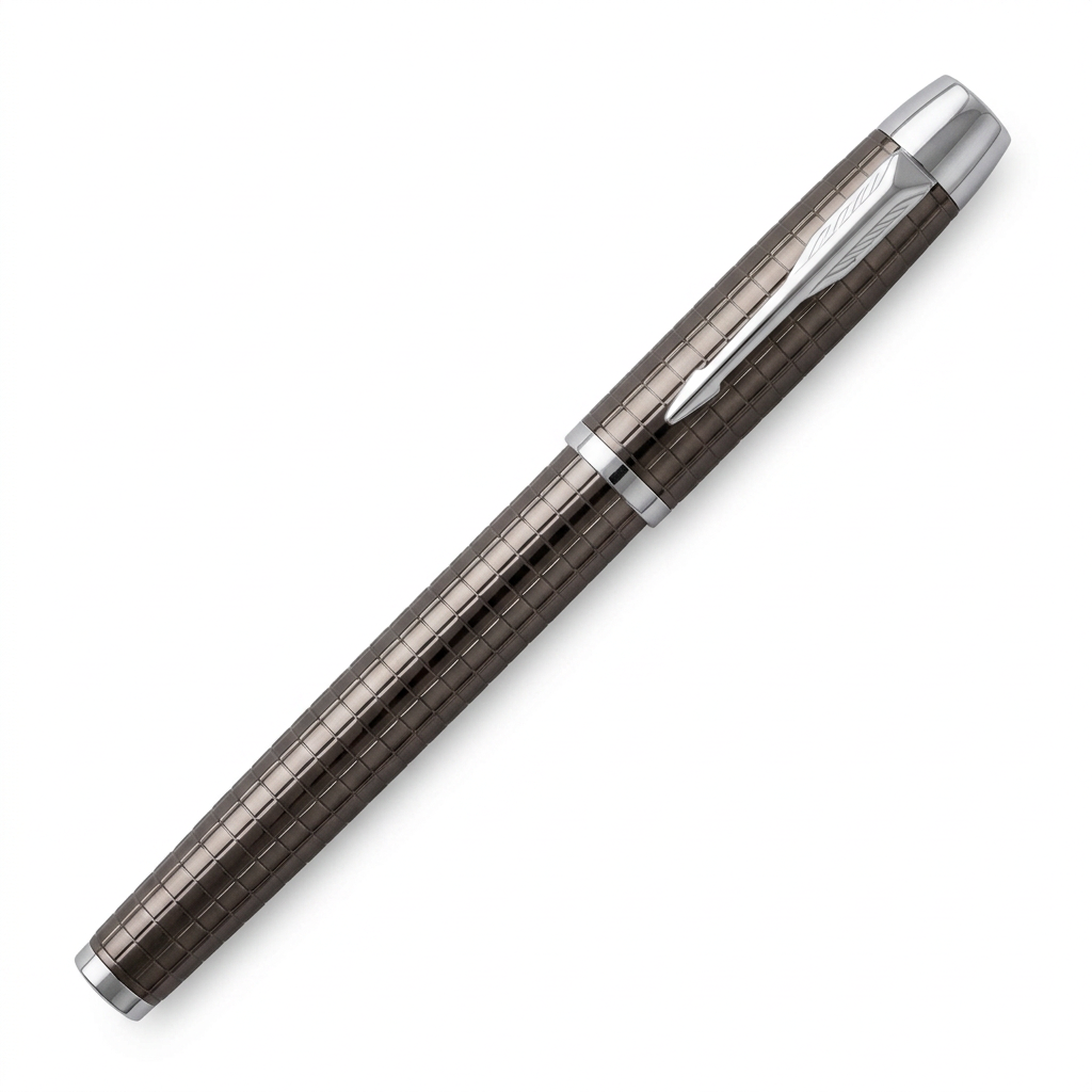Parker IM Premium 5th Gunmetal quadrillé fermé à 45 degrés