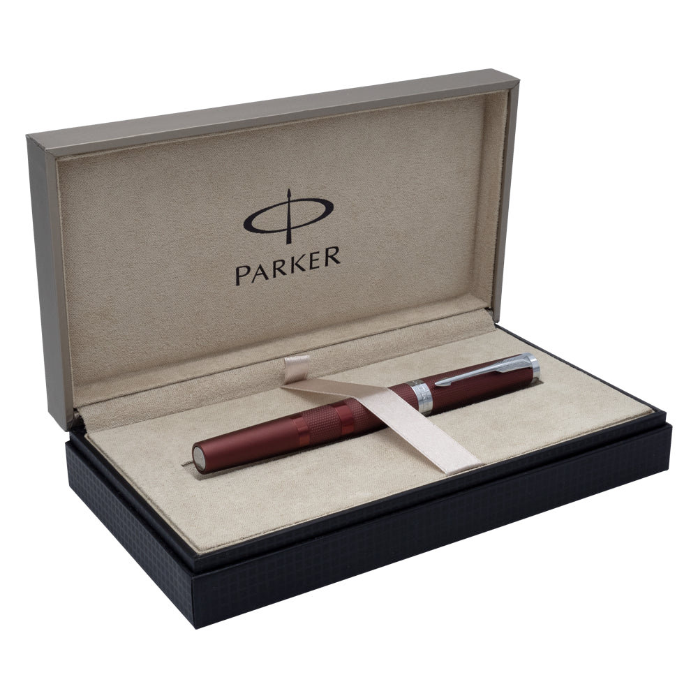 Stylo plume Parker Ingenuity Bordeaux présenté dans son écrin de luxe, idéal pour un cadeau ou pour la collection.