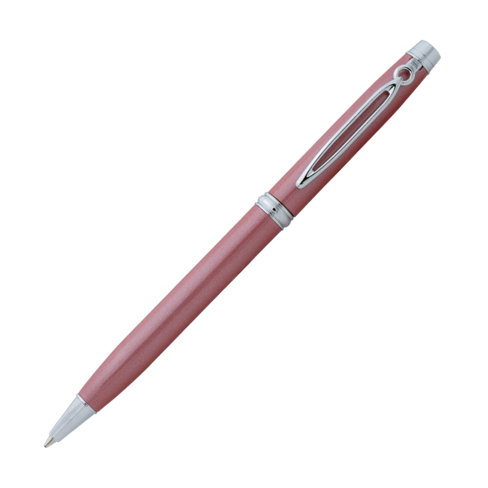 Un stylo bille Enzo Varini Sano Coral, incliné à 45 degrés, est présenté sur un fond blanc. Le stylo bille est caractérisé par sa finition élégante en couleur corail, offrant un design moderne et raffiné.