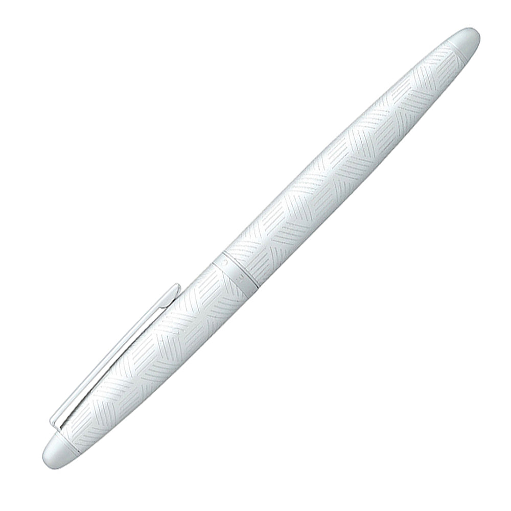 Stylo roller Hechter Paris Alliance Géométrie Silver, présenté à 45° fermé sur fond blanc.