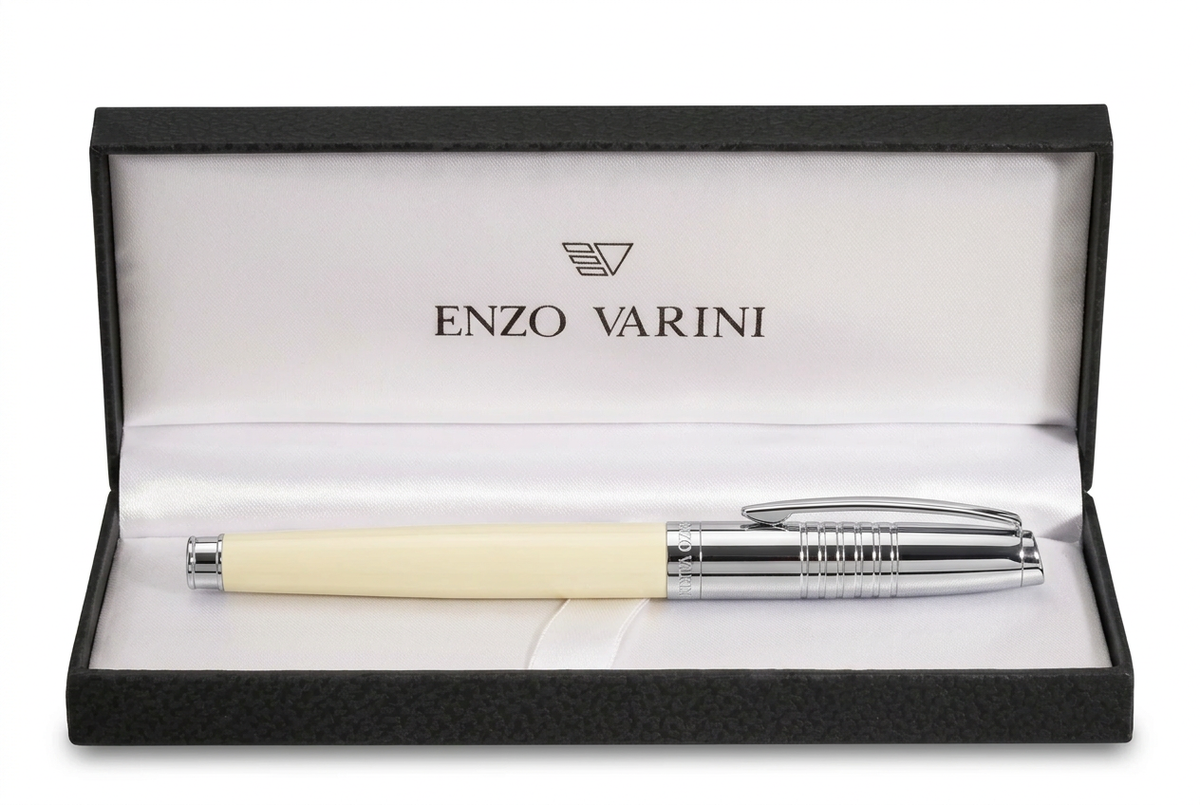 Stylo plume ivoire et chromé dans l'écrin Enzo Varini, capuchon plat